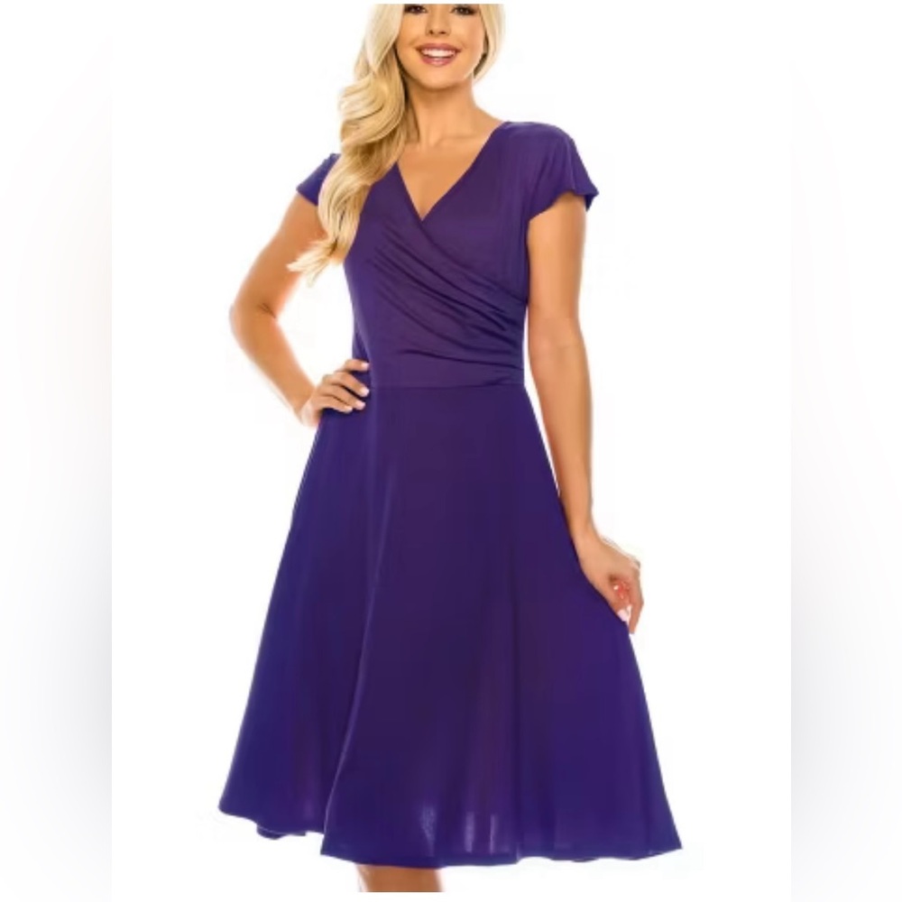 Haute edition 1X NWT women’s solid v-neck skater dress